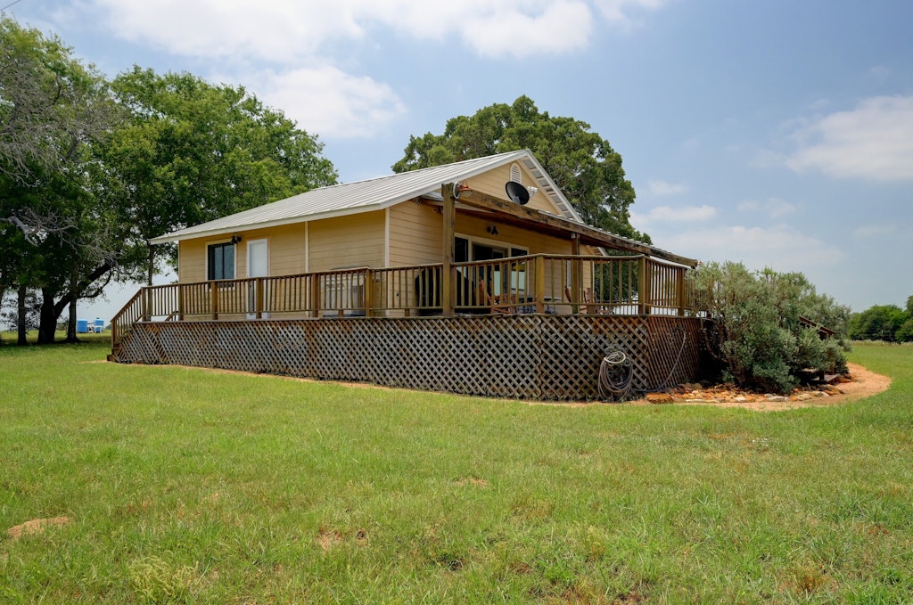 10867 FM466, GONZALES, TX 78648, Presented by Ginger Robbins, Riata